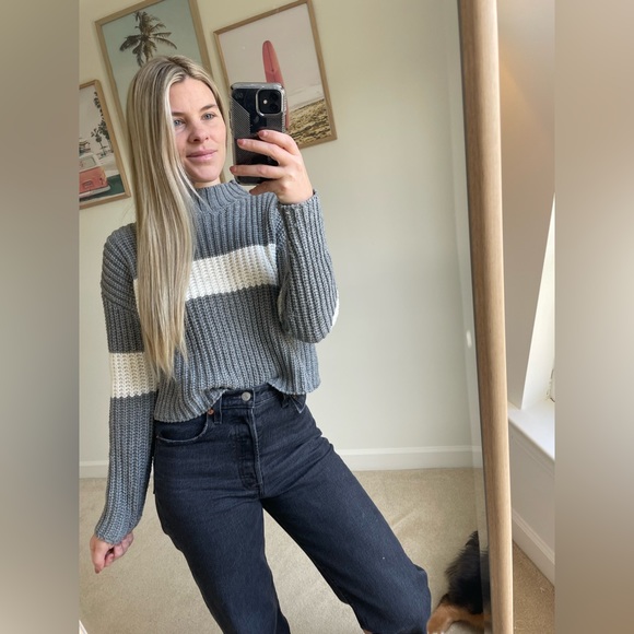 Gray mock neck knit sweat, white stripe by Forever 21. Lightly worn, Size M. - Picture 1 of 6